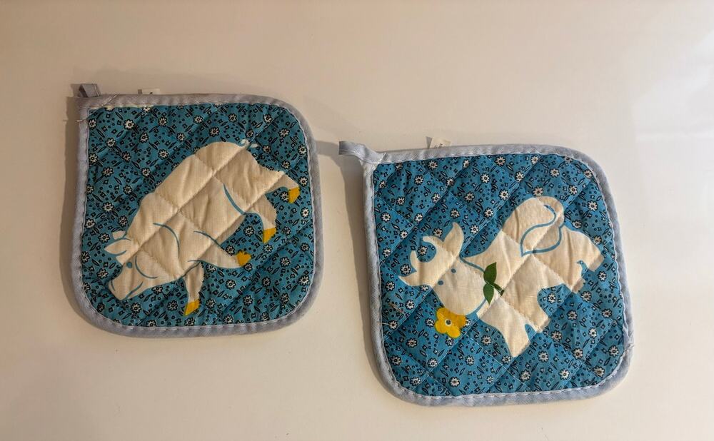 Pair of Vintage Cottagecore Farmhouse Cow and Pig Hot Pads Pot Holders